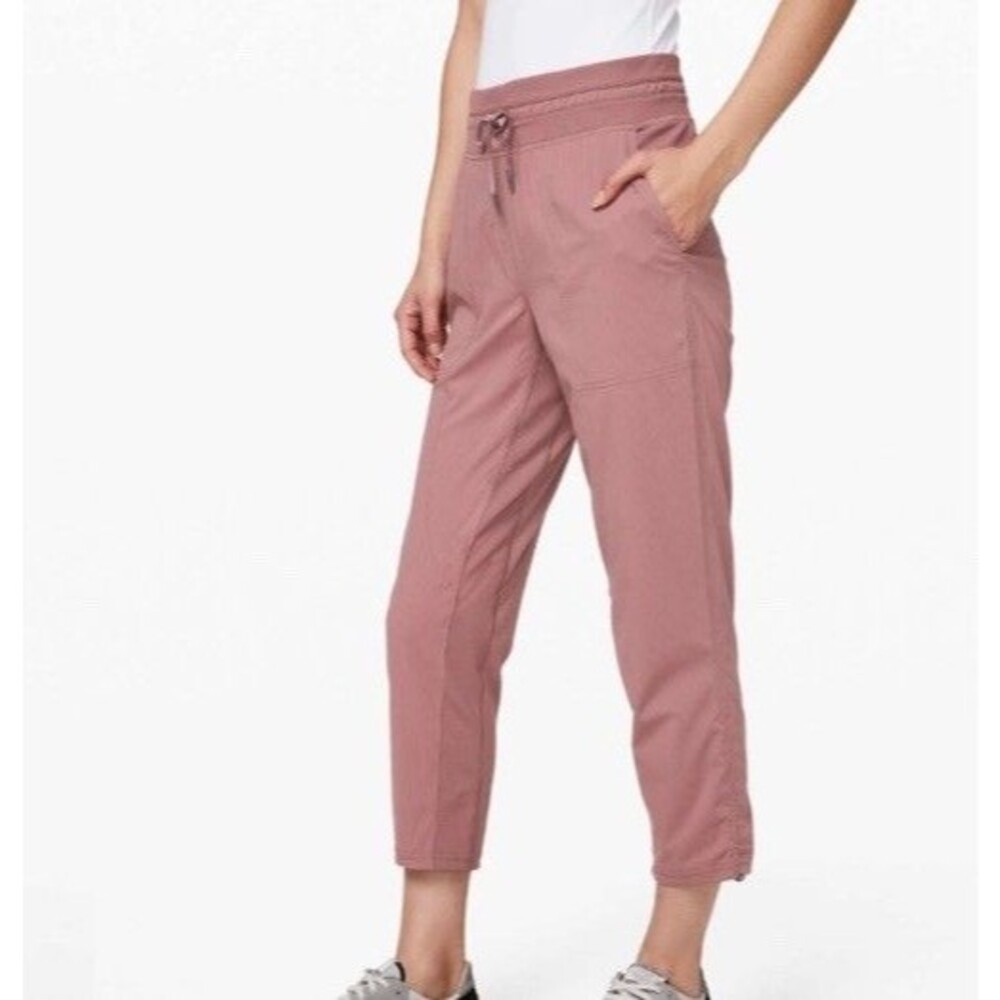 Lululemon Size 6 Dance Studio Crop 25” Pants Red Dust